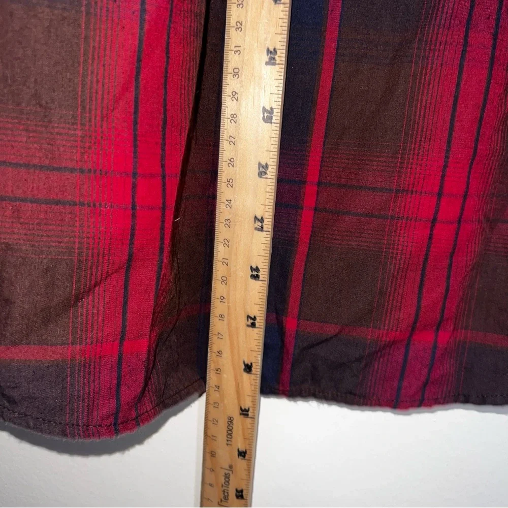 Levi’s Men’s Red Plaid Button Down Size Medium